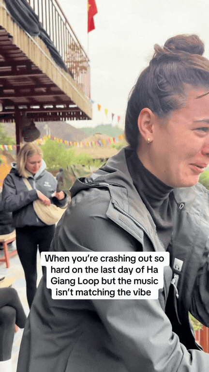 Khách Tây khóc cạn nước mắt vì không nỡ rời đi nhưng phản ứng sau đó khiến ai nấy cũng cạn lời- Ảnh 2.