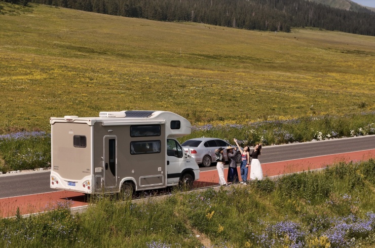 Thục Anh cùng 3 người bạn bắt đầu hành trình 30 ngày khám phá Trung Quốc trên "nhà di động"