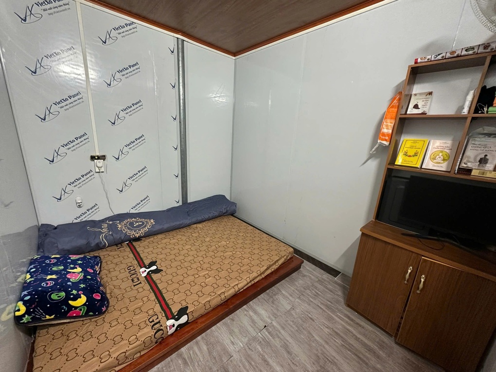 Khách đi hội ở Lạng Sơn than giá phòng tăng vọt, người dân mời ở miễn phí - 2