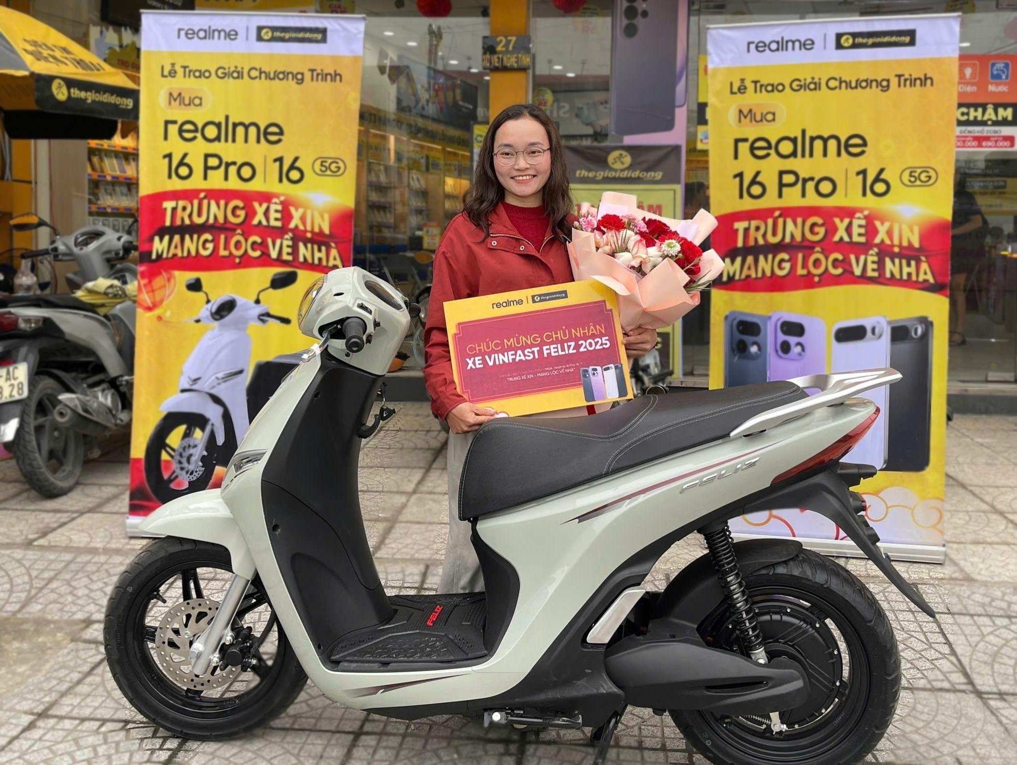 Khách hàng mua realme 16 Series “vỡ òa” nhận “lộc” gần 26 triệu từ realme Việt Nam- Ảnh 1.