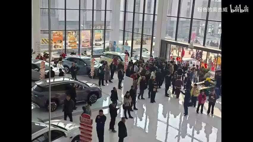 Khách hàng tăng đột biến sau khi BYD ra mắt công nghệ sạc nhanh