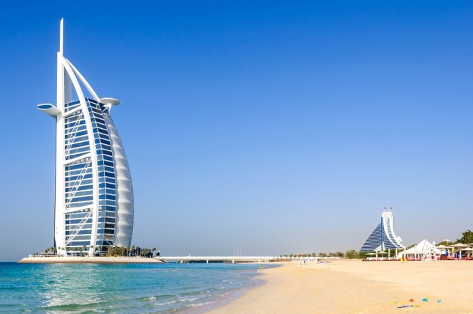 Khách sạn biểu tượng của Dubai cháy do trúng mảnh vỡ từ drone Iran 1 Khách sạn Burj Al Arab ở Dubai. Ảnh: Experienced Travellers