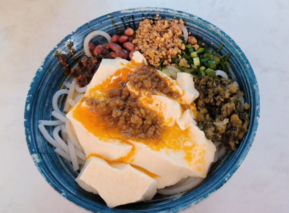 Khám phá 6 món ăn lề đường 