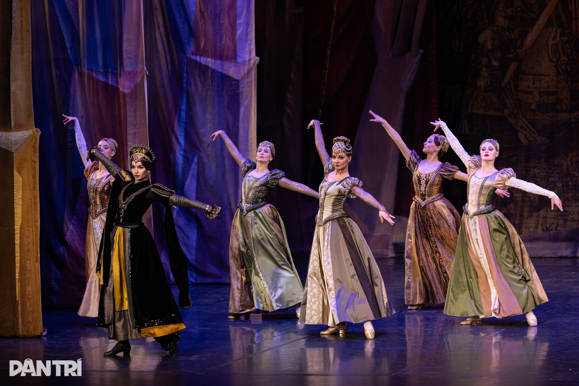 Khán giả Thủ đô choáng ngợp với vở ballet kinh điển Nga Romeo và Juliet - 1