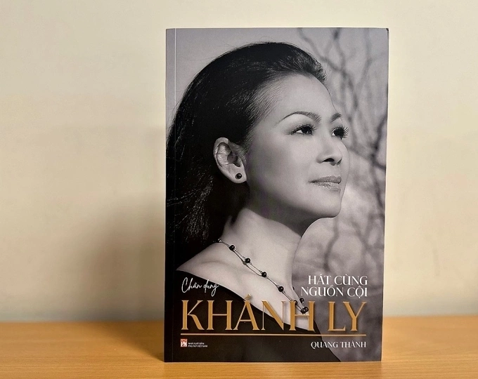 Sách do Nhà xuất bản Phụ nữ Việt Nam phối hợp Công ty truyền thông Đôi Cánh phát hành, ra mắt song song với bộ phim tài liệu nhiều tập cùng tên. Chủ nhiệm dự án là Tiến sĩ Bùi Quang Ngọc.