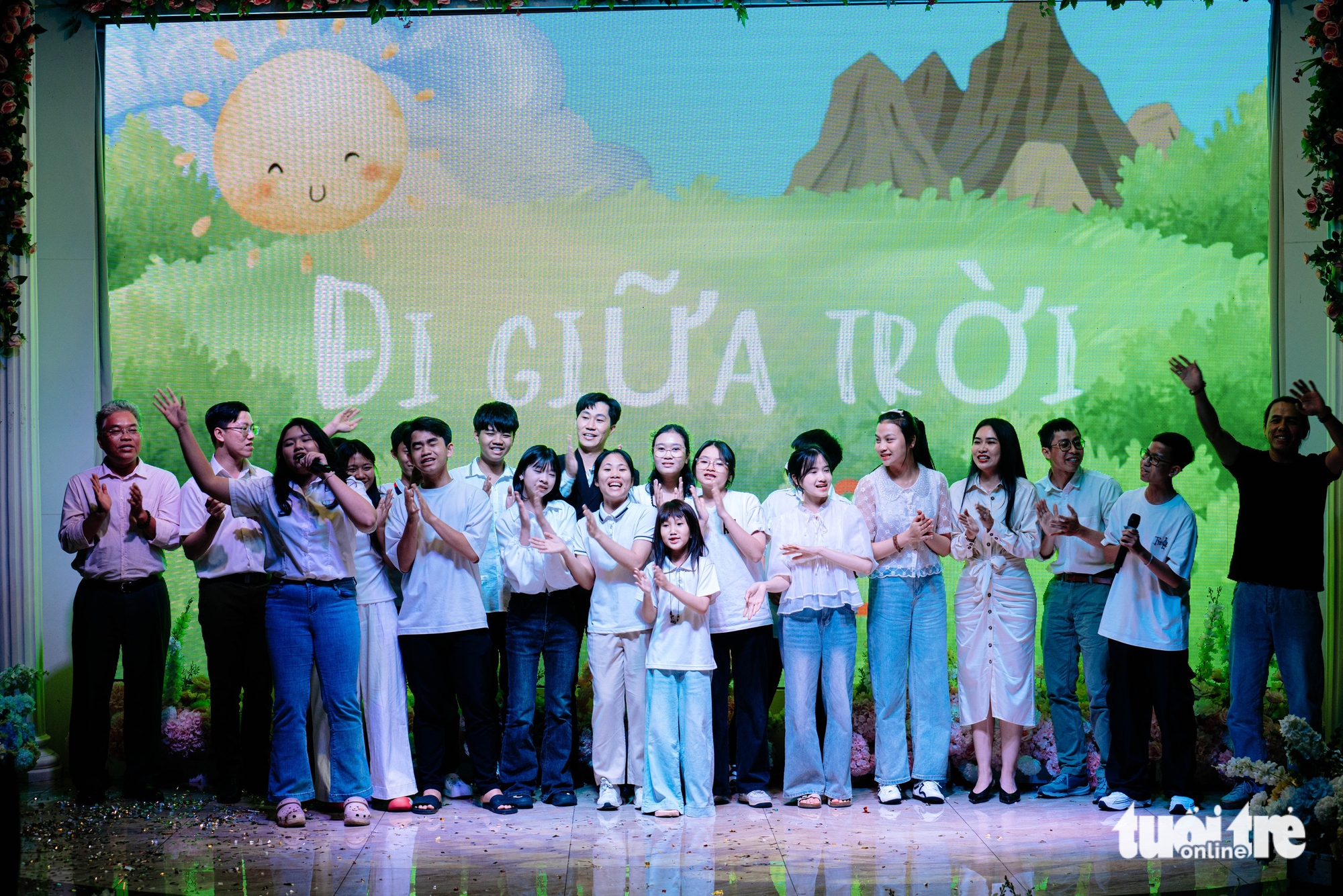 - Ảnh 1. Khi người lớn cùng mang lại khoảnh khắc diệu kỳ cho trẻ em khỏi bệnh ung thư - Ảnh 1.