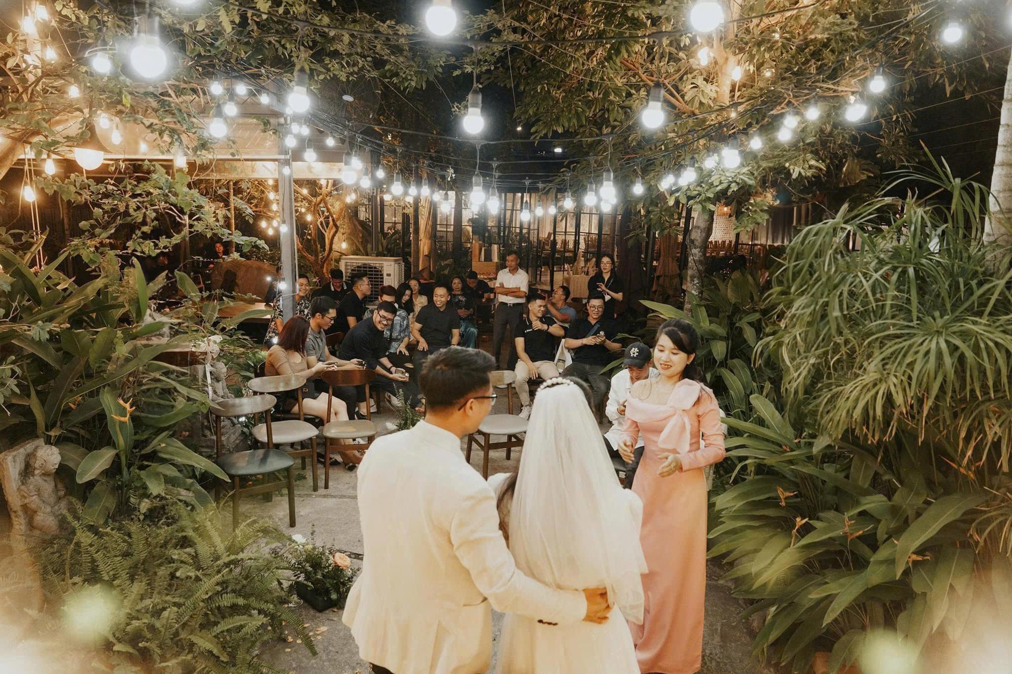 Khi tiệc sân vườn trở thành xu hướng tại Hà Nội- Ảnh 1.