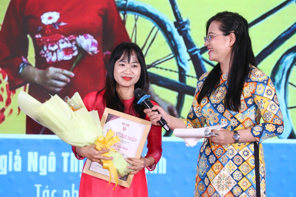 Khoảnh khắc cô giáo được kéo về từ cõi chết: Chồng con ở ngoài cửa đợi em - 2