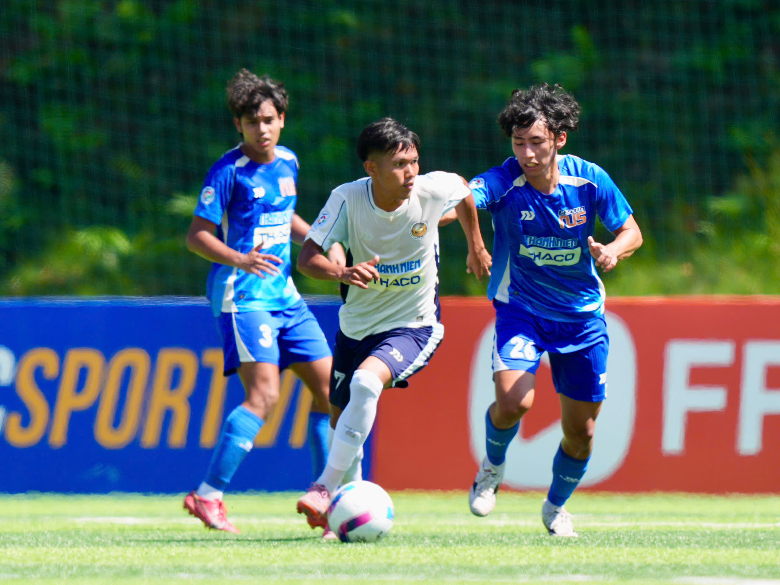 Khởi đầu như mơ của đội bóng Campuchia- Ảnh 1. Khởi đầu như mơ của đội bóng Campuchia- Ảnh 1.