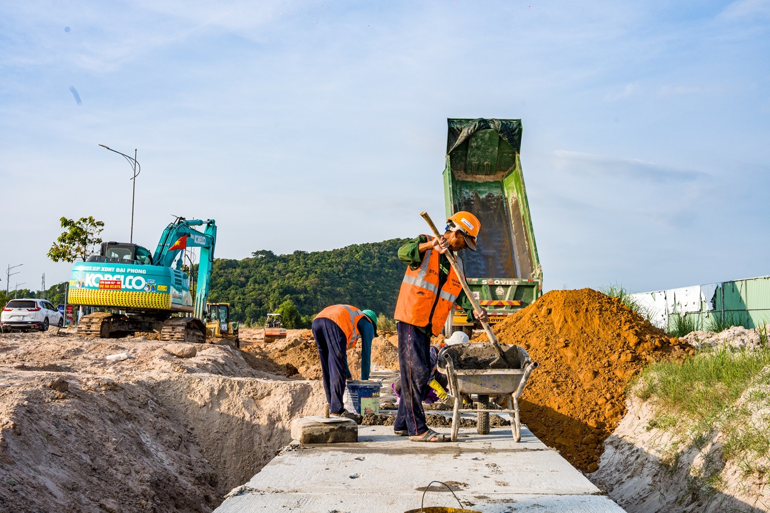 Thủ tướng: Không để các dự án trọng điểm, công trình phục vụ APEC thiếu năng lượng - Ảnh 1.