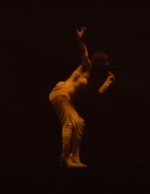 Nữ ca sĩ bị ghét nhất showbiz hiện tại: Không được cấp phép còn phá nát bản gốc vì hát dở, dân tình khuyên “nên biết ngại”- Ảnh 2.