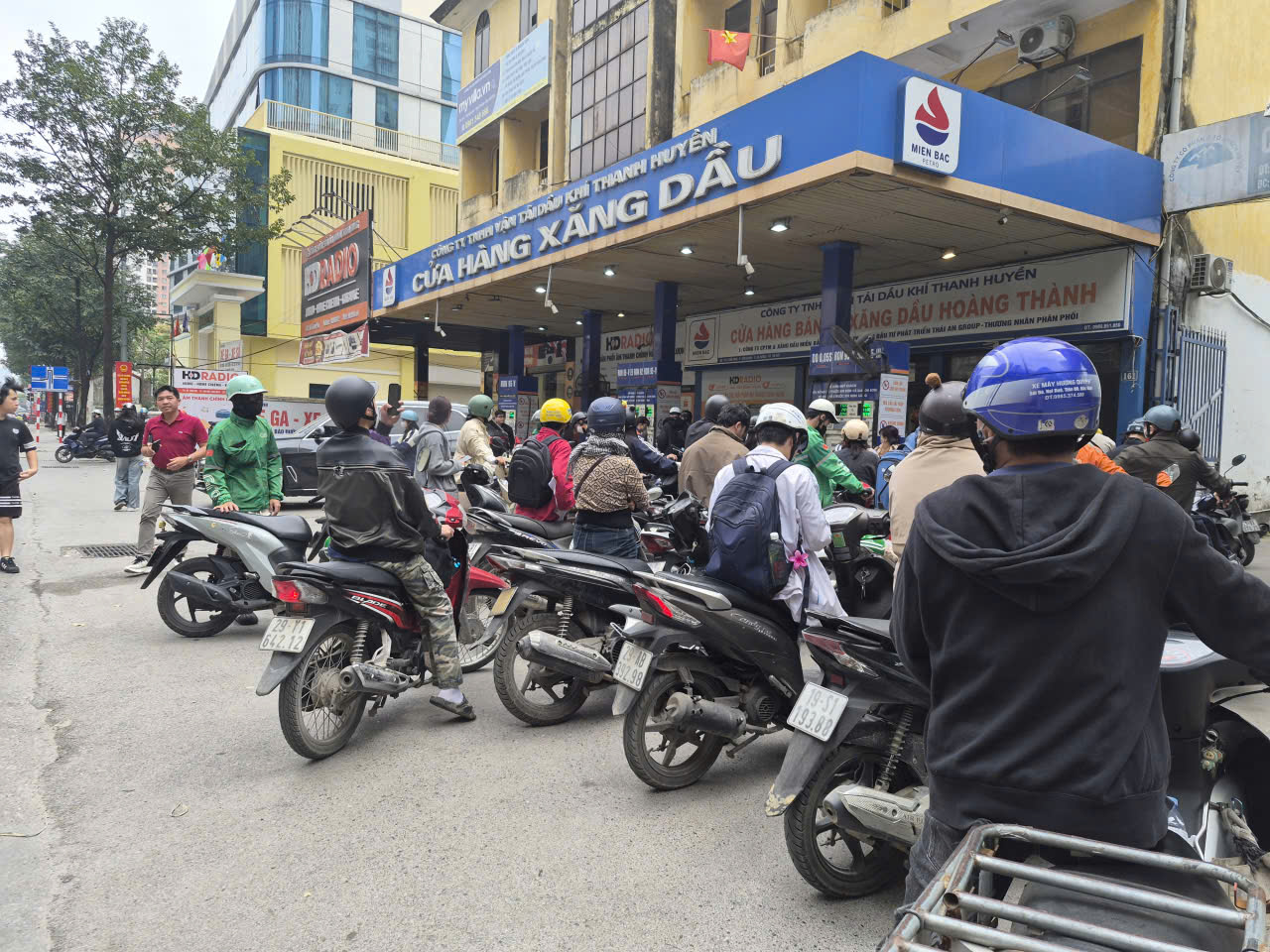 xăng dầu - Ảnh 1.