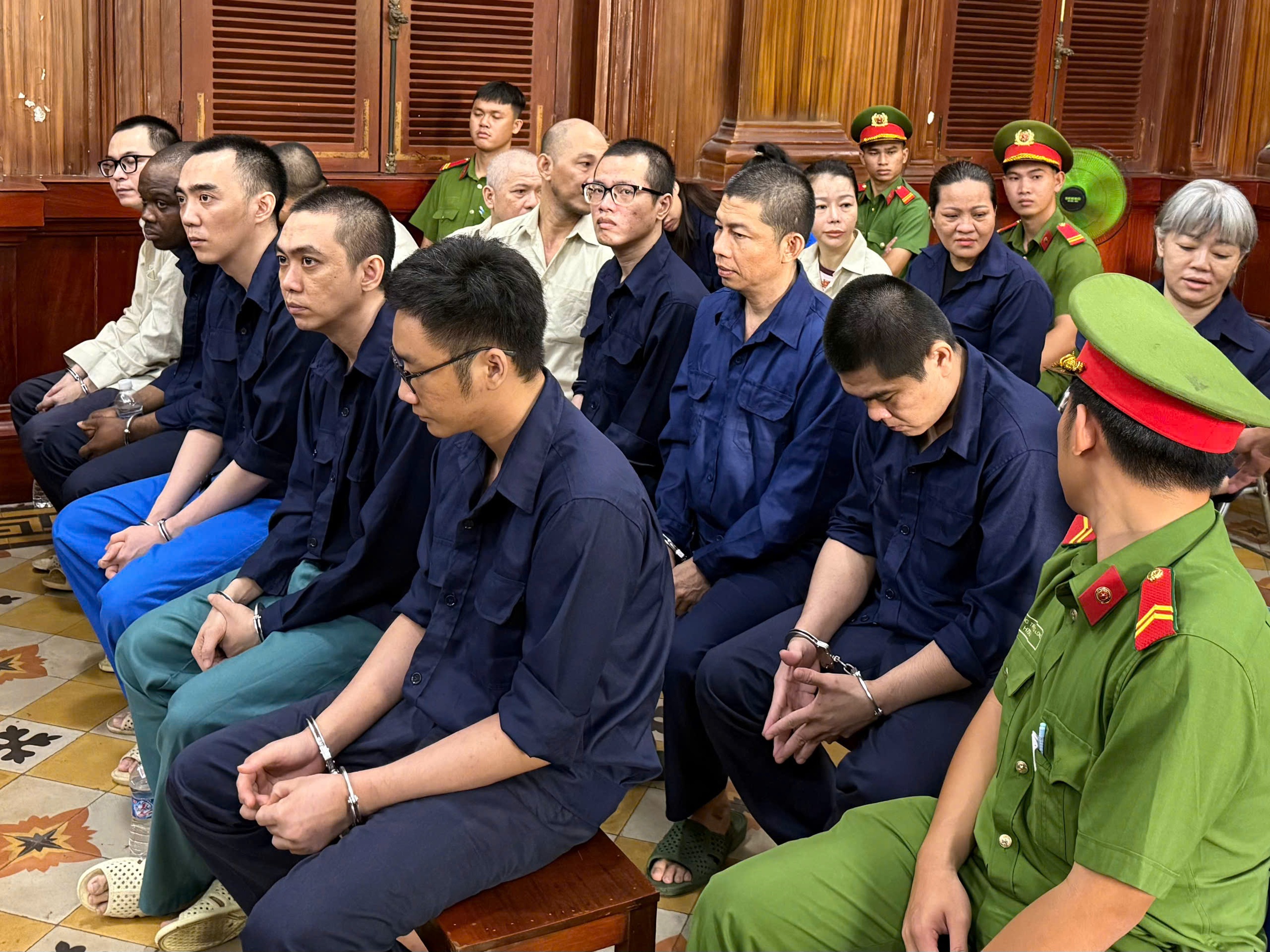 Kinh hoàng mạng lưới rửa tiền xuyên lục địa 1 Kinh hoàng mạng lưới rửa tiền xuyên lục địa - Ảnh 1.