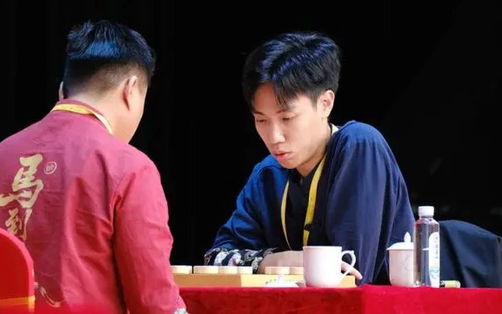 Kỳ thủ Lại Lý Huynh giao lưu trực tuyến cùng báo Tuổi Trẻ - Ảnh 2.