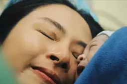 Hoa hậu Ngọc Hân gặp hiện tượng hiếm khi sinh con, xảy ra ở 1/80.000 ca sinh