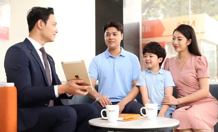 Lãi suất tăng, áp lực đè nặng lên vai người mua nhà- Ảnh 1.