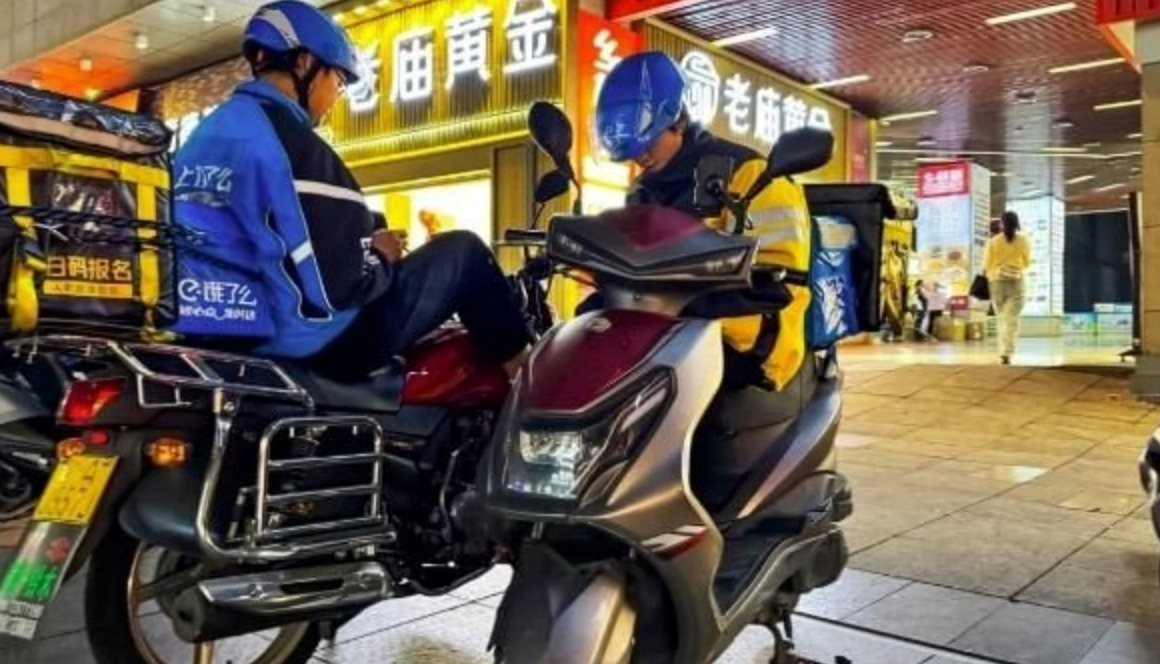 Buồn của nghề shipper: Làm 6 năm vẫn ngại mặc đồng phục vì sợ miệt thị, bị coi như vô hình dù giao 120 đơn/ngày- Ảnh 1.