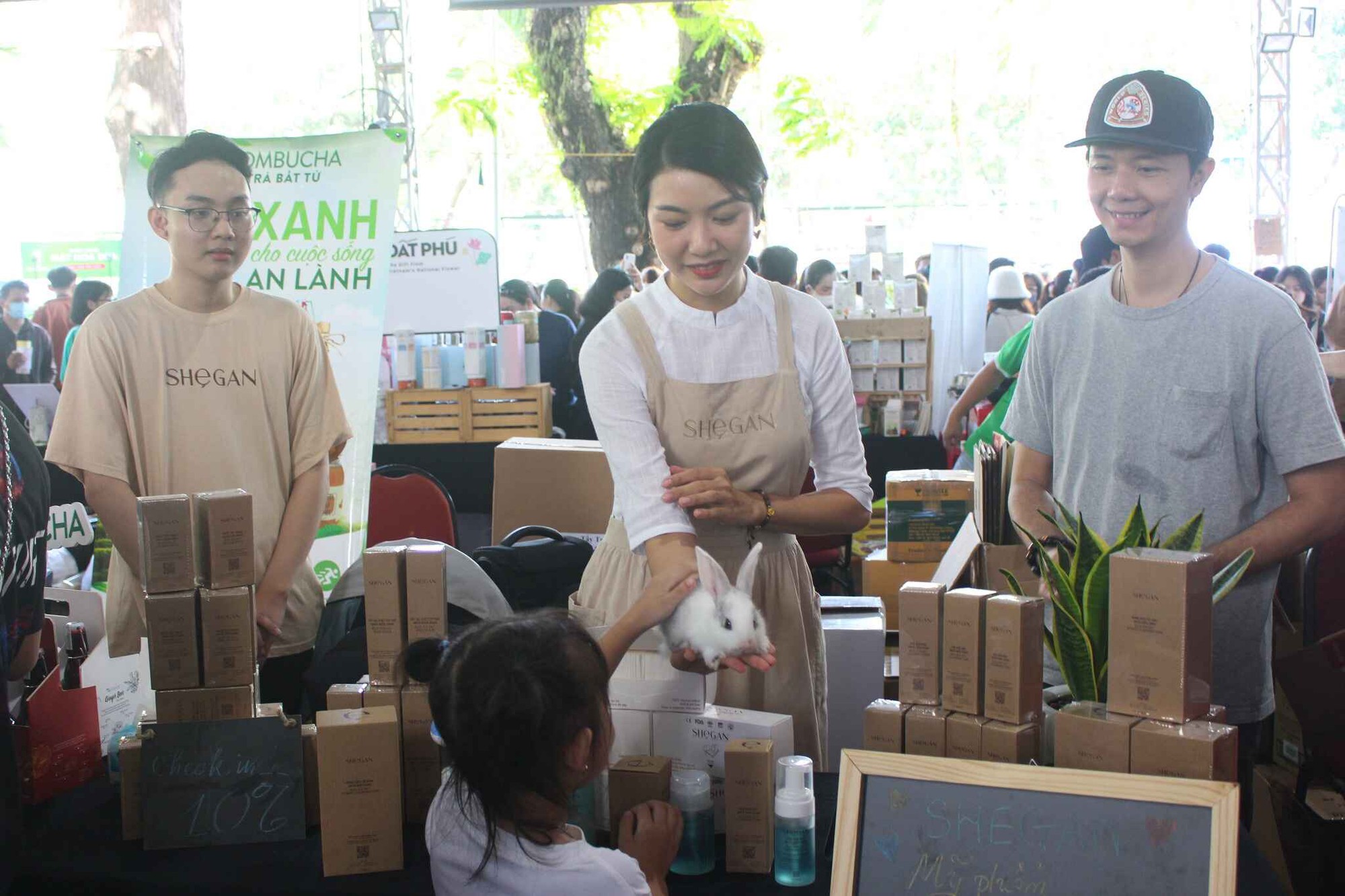  Làm đẹp 'thuần chay' và văn hóa sống xanh - Ảnh 1.