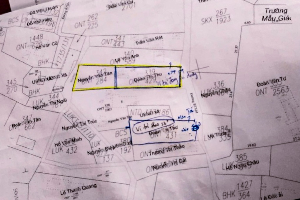 Làm lại sổ đỏ, người phụ nữ tá hoả vì đất của mình… hàng xóm đang ở - 1