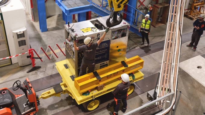 Tủ đựng phản vật chất. Ảnh: CERN/Multimedia Production Team