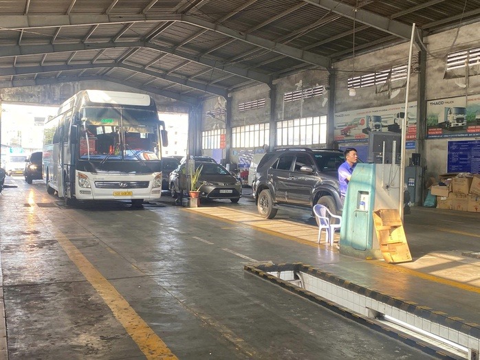 Lãnh đạo Cục đăng kiểm giải thích quy trình kiểm tra khí thải ô tô 2026 - Ảnh 2. Lãnh đạo Cục đăng kiểm giải thích quy trình kiểm tra khí thải ô tô 2026 - Ảnh 2.