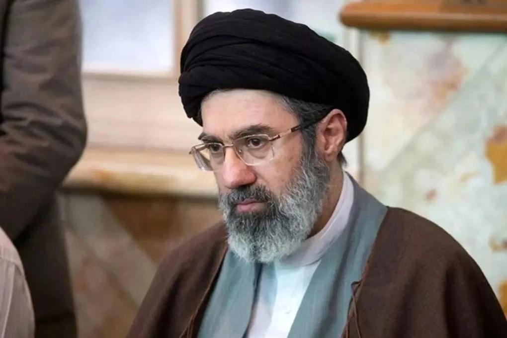 Lãnh tụ Tối cao Iran thề báo thù sau vụ quan chức cấp cao bị sát hại - 1