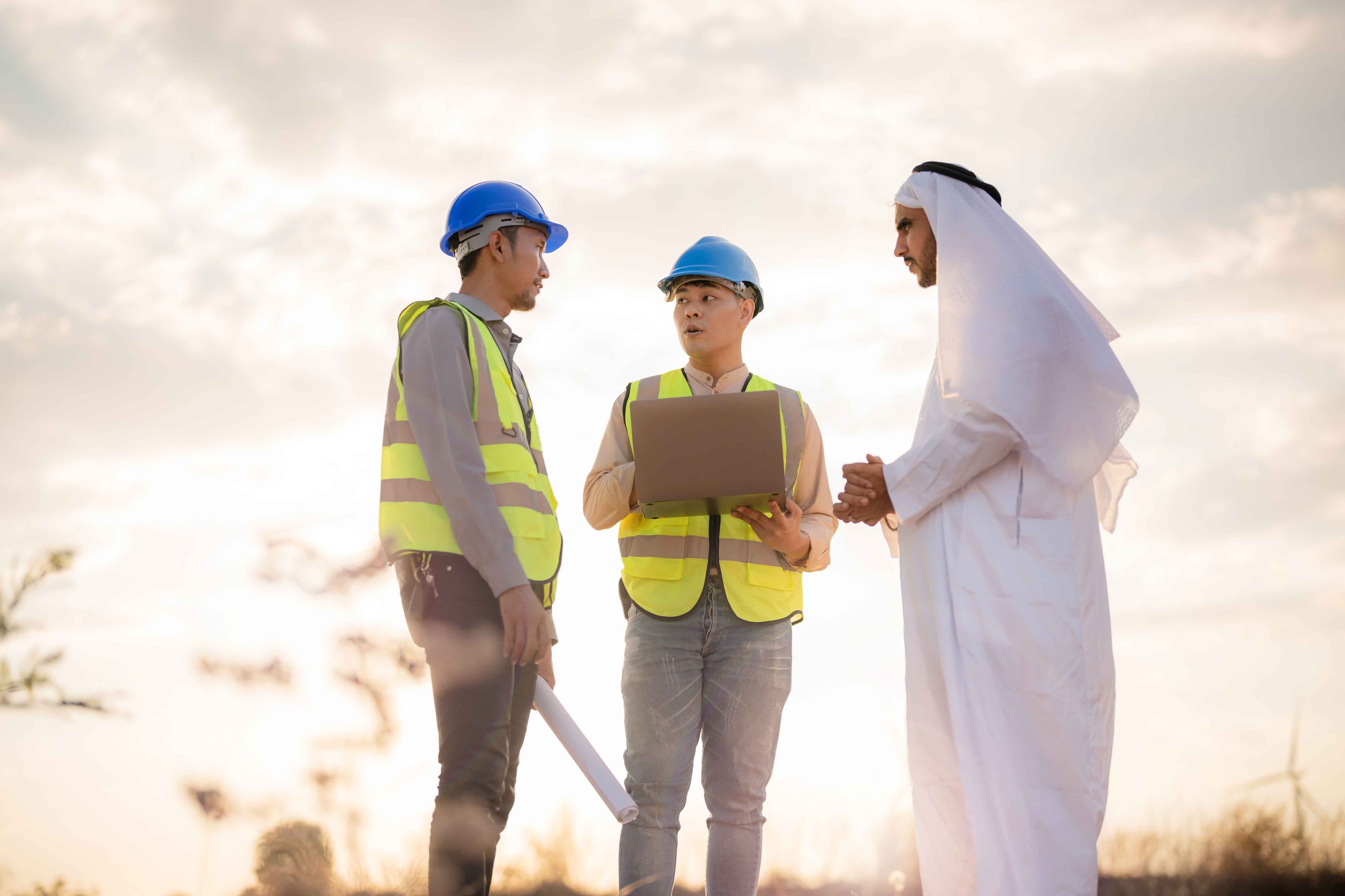 Lao động nhập cư giữa lằn ranh lửa đạn tại Trung Đông 1 Lao động nhập cư giữa lằn ranh lửa đạn Trung Đông - Ảnh 1.