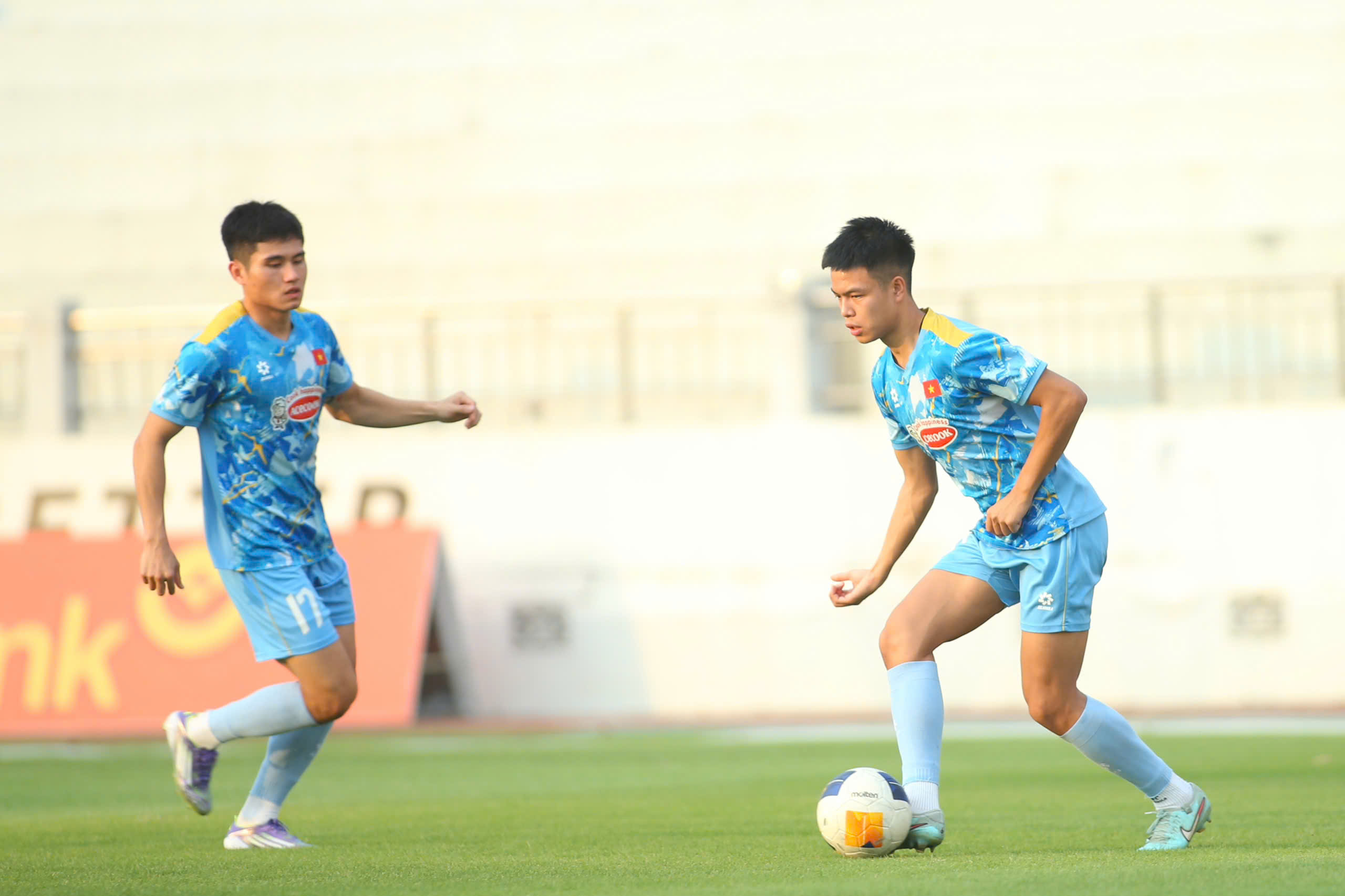 Lê Giang Patrik cần VFF làm một điều rất quan trọng để khoác áo đội tuyển Việt Nam: Phi Long thì sao?- Ảnh 1. Lê Giang Patrik cần VFF làm một điều rất quan trọng để khoác áo đội tuyển Việt Nam: Phi Long thì sao?- Ảnh 1.