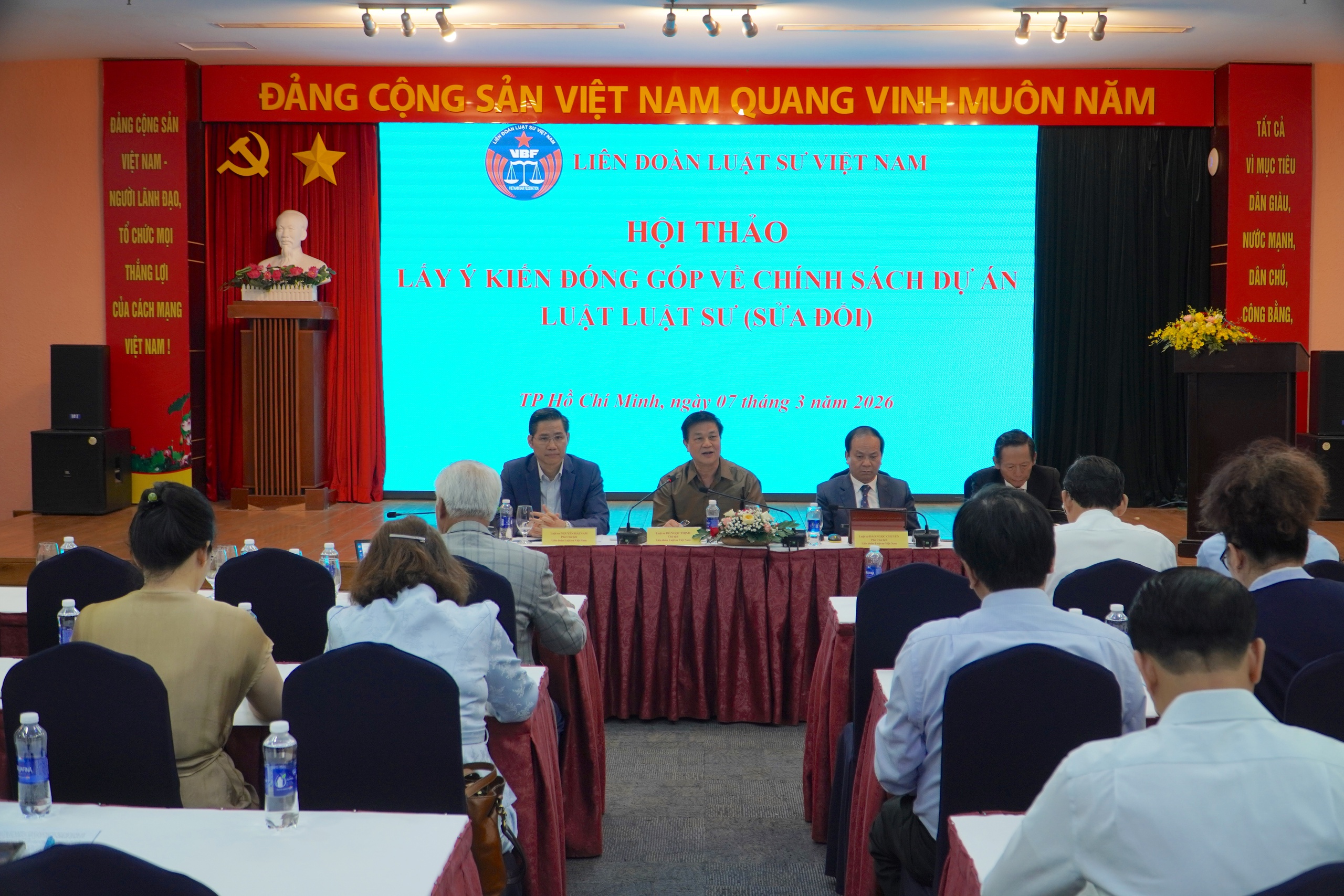 Liên đoàn Luật sư Việt Nam đề nghị không giao UBND xã kiểm tra luật sư- Ảnh 1.