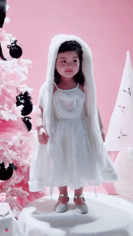 Lisa nhà Khánh Thi - Phan Hiển bé xíu mà xinh yêu, thần thái sao nhí, đời này 