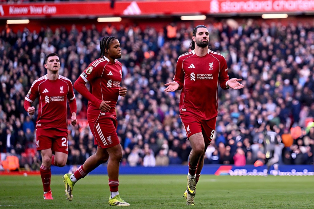 Liverpool bị Tottenham cầm hòa phút 90, lỡ cơ hội áp sát Man Utd - 1