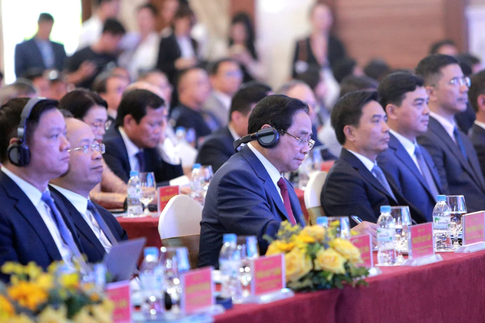 Thủ tướng Phạm Minh Chính cùng nhiều lãnh đạo Trung ương, các tỉnh, thành phố và khoảng 800 đại biểu và các nhà đầu tư tham dự hội nghị. Ảnh: ĐẶNG TRUNG Hội nghị xúc tiến đầu tư tỉnh Thanh Hóa-6.jpg