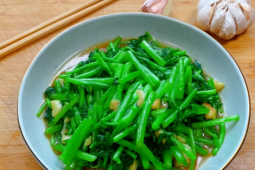 Loại rau "món ăn của Hoàng đế" tươi hơn hẹ, thơm hơn cần tây, xào đơn giản ăn ngon hơn cả thịt