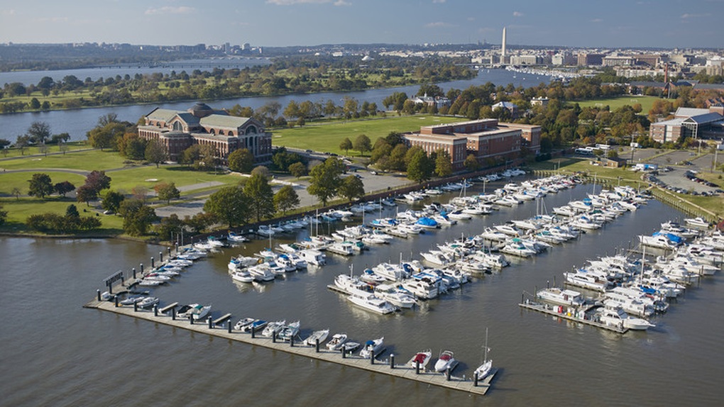 Loạt UAV bí ẩn bay quanh nơi ở của Ngoại trưởng và Bộ trưởng Quốc phòng Mỹ - 1