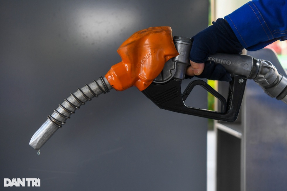 Loạt giải pháp với giá xăng dầu, chuyên gia hiến kế - 1