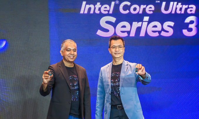 Các đại diện Intel giới thiệu chip Core Ultra Series 3 tại Việt Nam ngày 17/3. Ảnh: Bảo Lâm