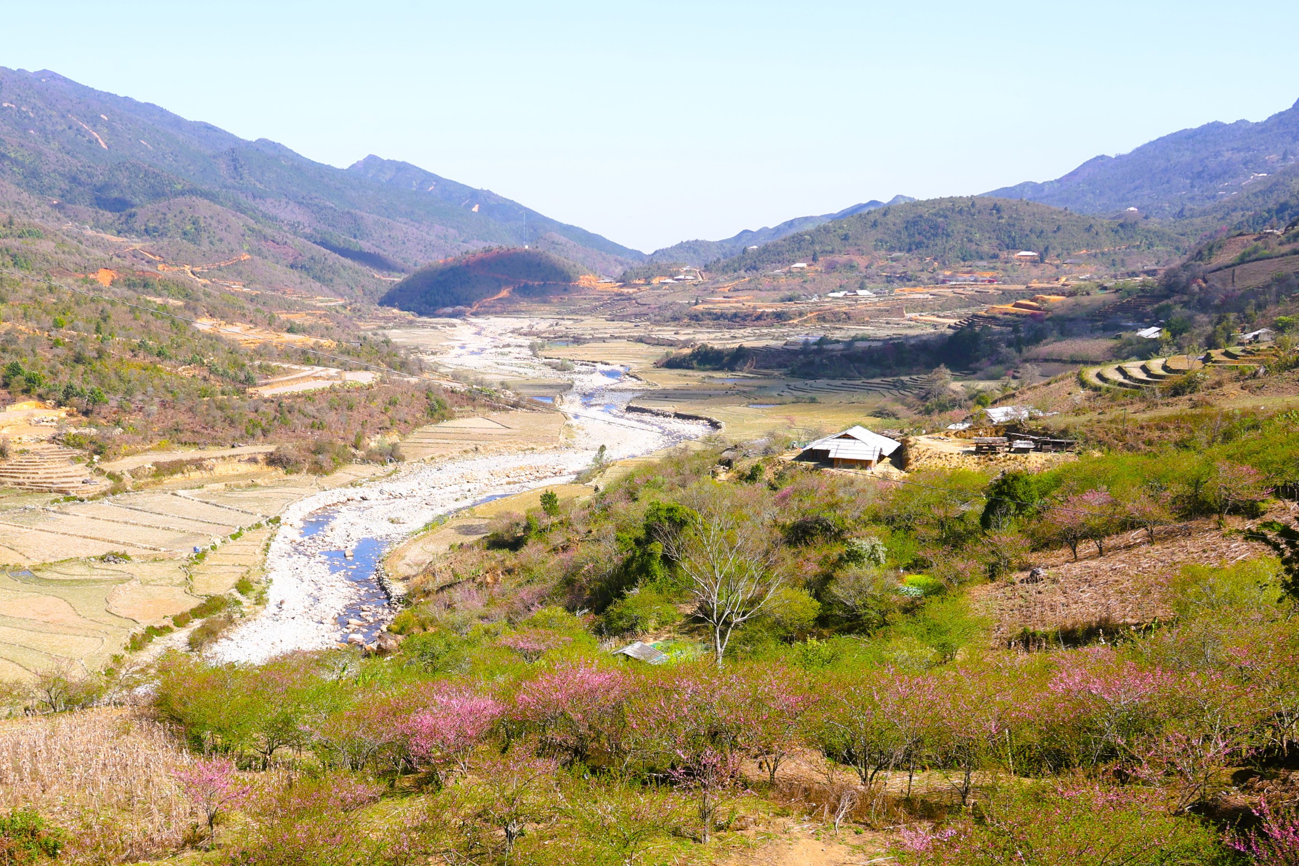 Lùng Cúng - Vùng đất bị... lãng quên? 1 Lùng Cúng - Vùng đất bị... lãng quên? - Ảnh 1.