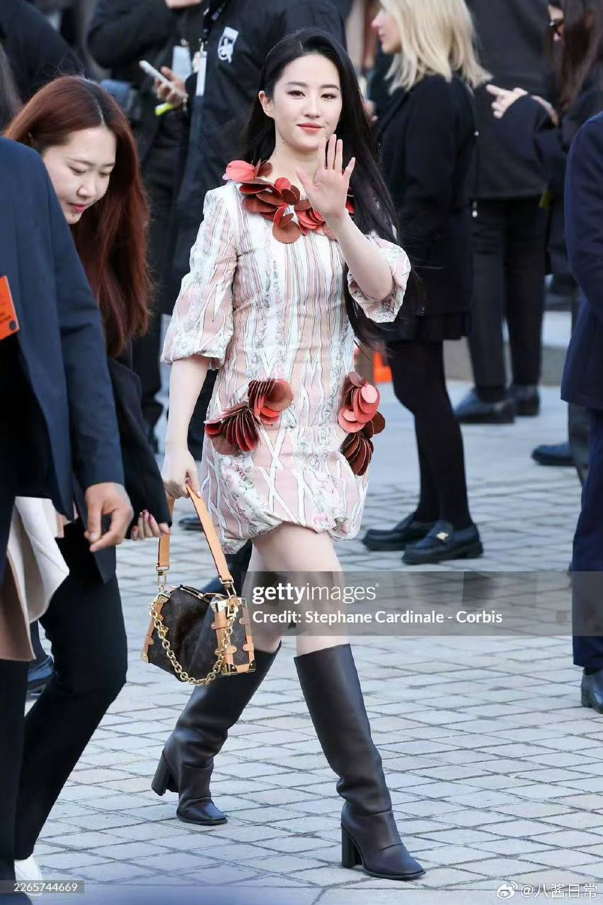 Lưu Diệc Phi bị chê sến súa nhưng mang về 210 tỷ khi xuất hiện- Ảnh 1.