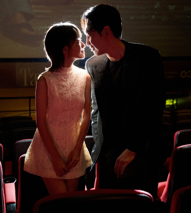 Mac dep quen sau dung o dau cung phat sang