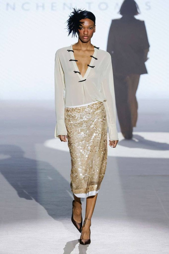 Chọn chân váy chuẩn gu: Mặc thanh lịch, trendy, tôn dáng mùa hè  - Ảnh 1.