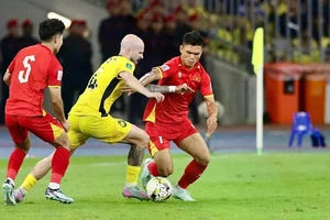 Bị xử thua Việt Nam, bóng đá Malaysia tan nát