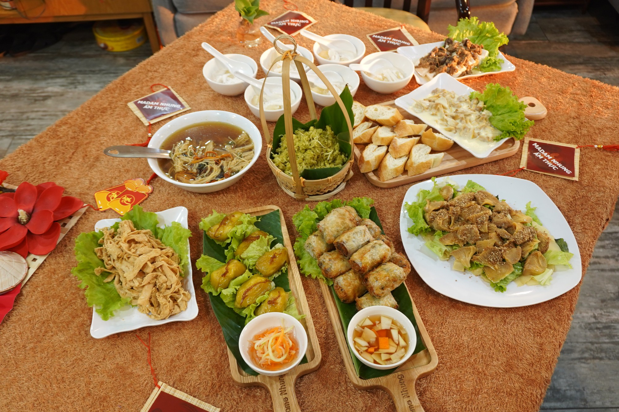 Mâm cúng rằm tháng giêng đầy đủ, trang trọng để đón lộc đầu năm- Ảnh 1. Mâm cúng rằm tháng giêng đầy đủ, trang trọng để đón lộc đầu năm- Ảnh 1.