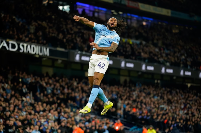 Antoine Semenyo mừng bàn mở tỷ số trong trận Man City hòa Nottingham Forest hòa 2-2 ở vòng 29 Ngoại hạng Anh trên sân Etihad, Manchester, Anh ngày 4/3/2026. Ảnh: AP