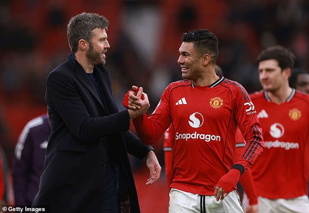 Man Utd thắng tưng bừng, HLV Carrick vẫn không được tin tưởng - 2