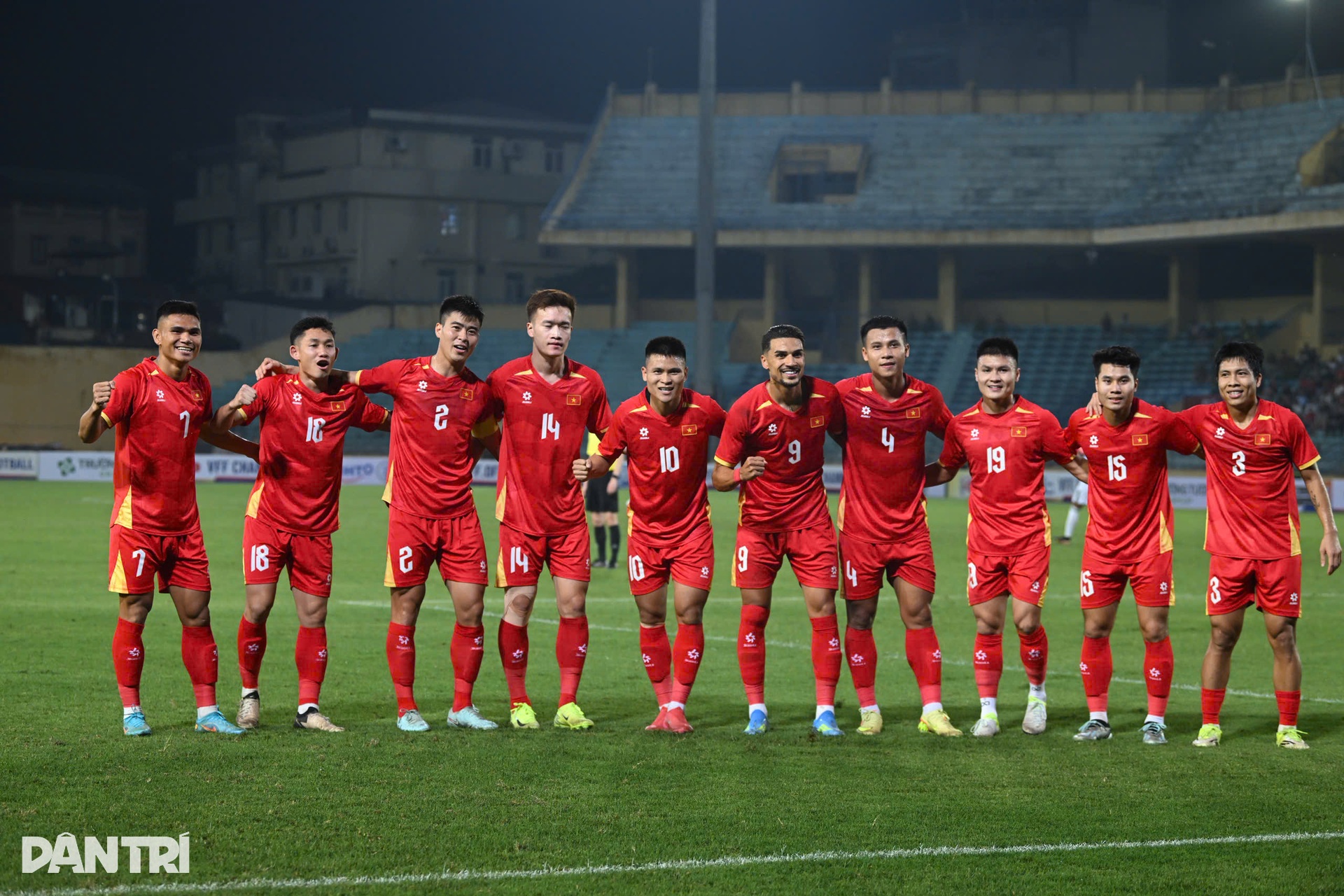 Màn trình diễn của Xuân Son, Hoàng Hên trong chiến thắng Bangladesh 3-0  - 1