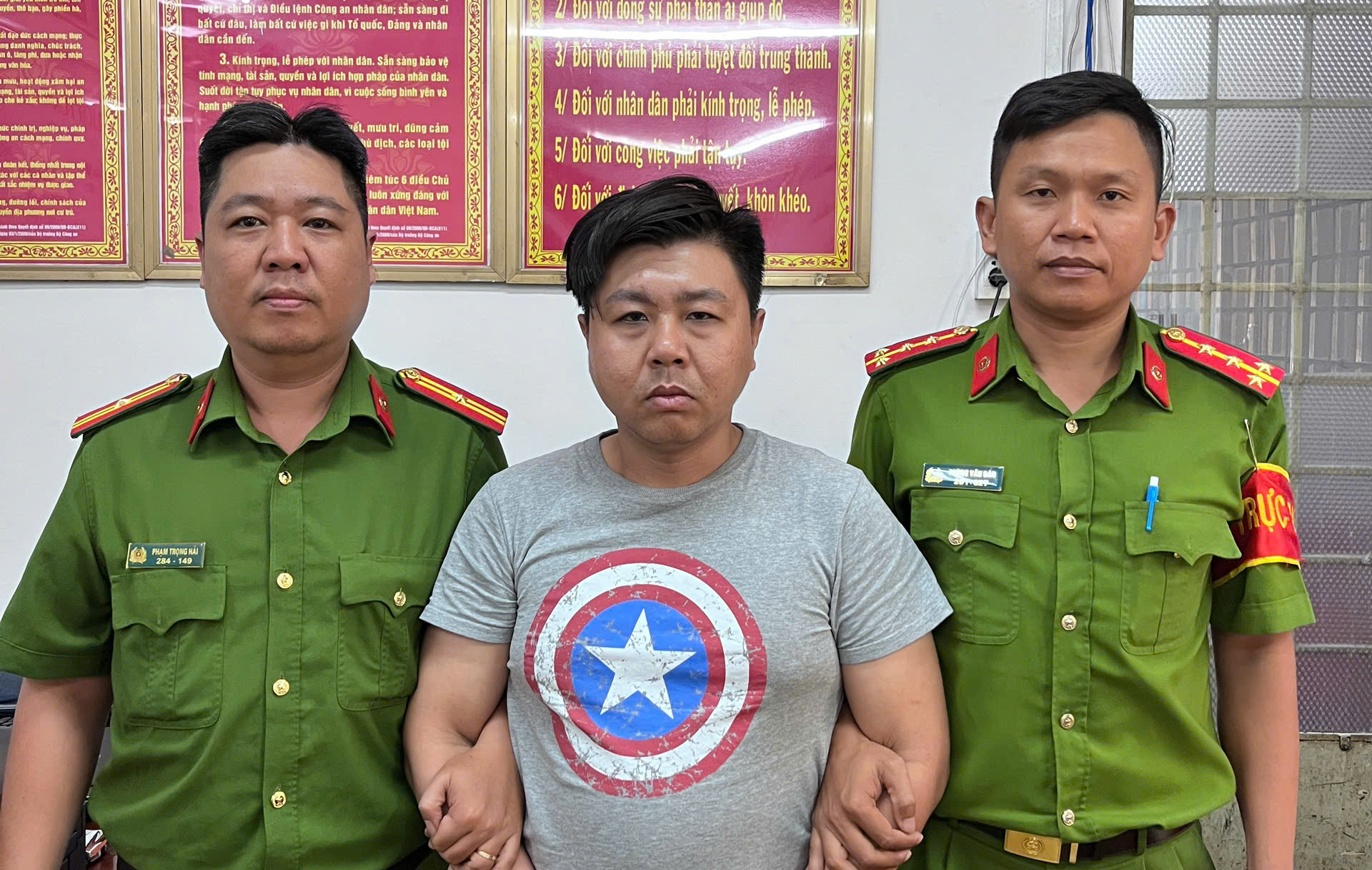 côn đồ - Ảnh 1.