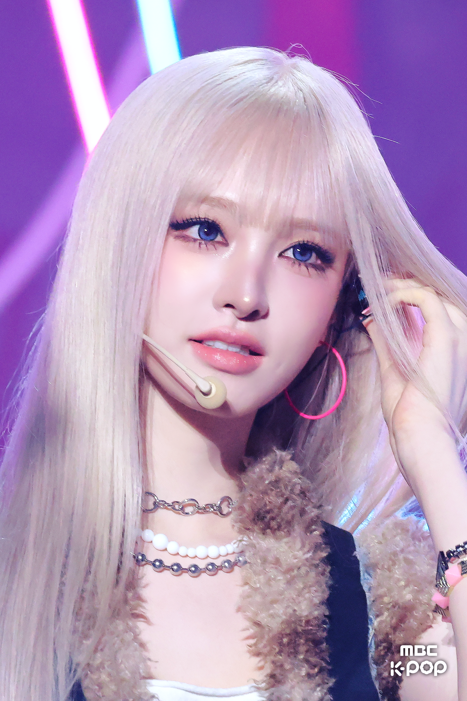 Mỹ nhân khổ nhất showbiz: Mất 3 năm để “vịt hoá thiên nga”, đẹp đến mấy cũng không được giật spotlight- Ảnh 9.