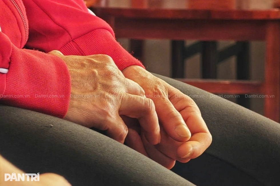 Mẹ bé gái 16 tuổi nuôi 3 em ở Lâm Đồng: Tôi không về, trừ khi con muốn - 1