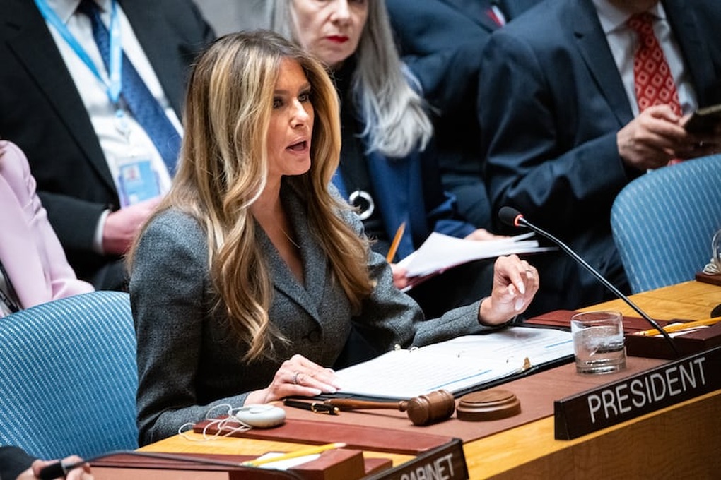 Melania Trump: Hành trình từ người mẫu Slovenia đến Đệ nhất phu nhân Mỹ - 1