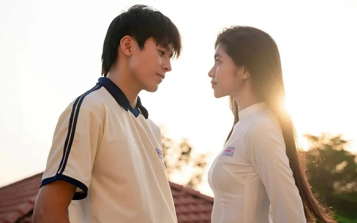 Á hậu Việt sượng trân khi bị yêu cầu bỏ tiền túi mua 200 vé xem phim, netizen nhìn gia cảnh khó khăn mà thương- Ảnh 4.